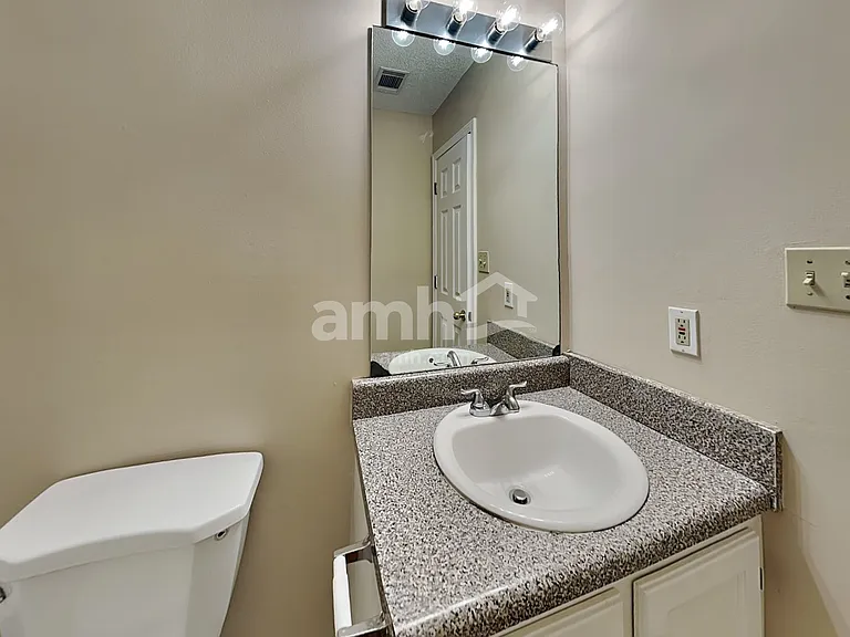 1300 Summit Point Ln — Photo 17