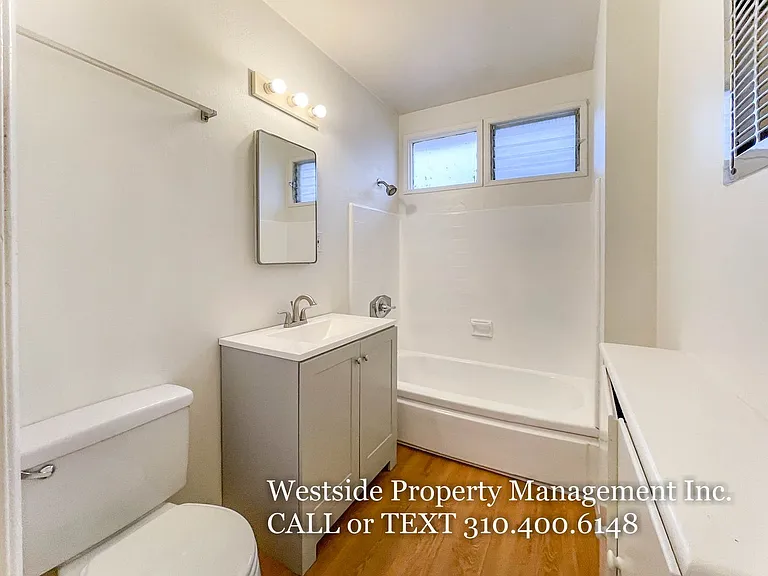 1555 S Hayworth Ave #16 — Photo 7