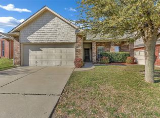 804 Rio Bravo Dr, Haslet, TX 76052