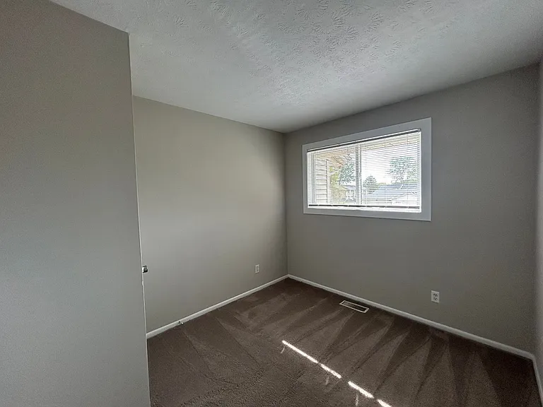 Fairview Court Apartments — Photo 65