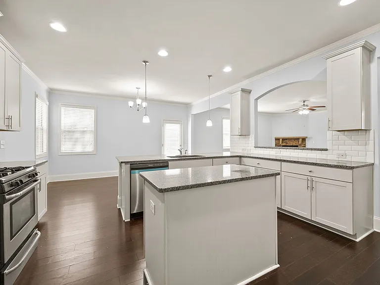 3845 Alden Pl — Photo 15
