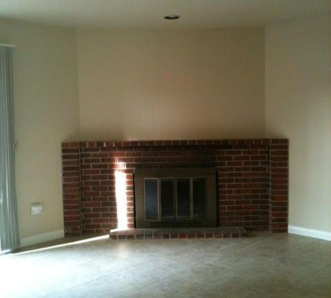 2nd image of 936 S Mollison Ave #F