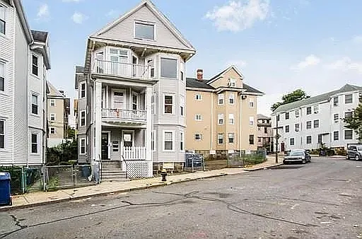 30 Harold St #2
