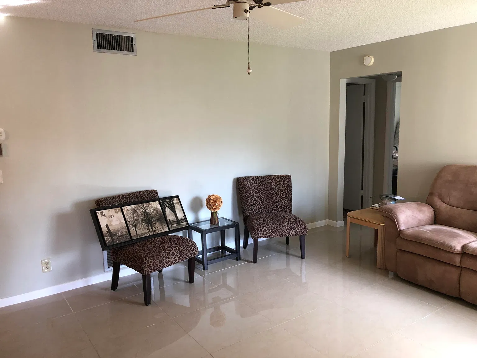 2 bed, 1.0 bath, 935 sqft, $1,900 — Photo 4