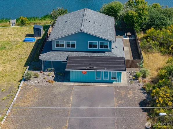 1042 Point Brown Avenue SE #A & B, Ocean Shores, WA 98569