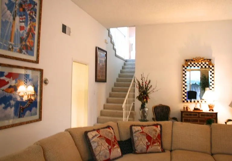 288 S Marengo Ave — Photo 3