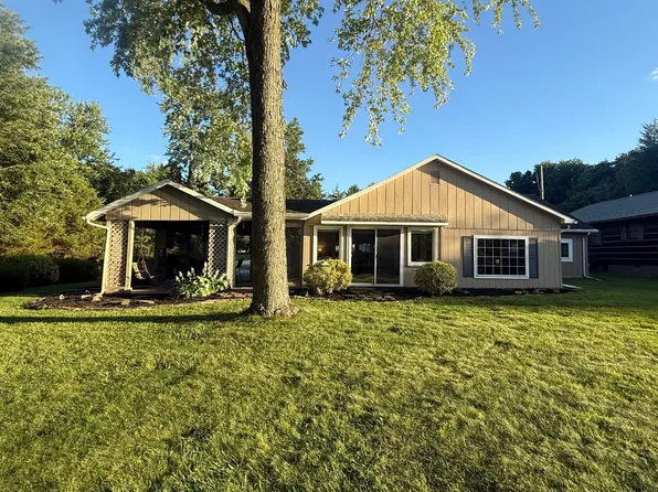 5320 E South Harbor Ln, Olney, IL 62450