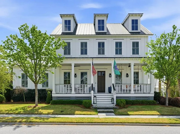 536 Lesesne St, Daniel Island, SC 29492