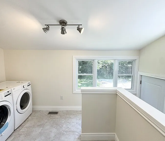 1296 Laurendeau Ave — Photo 23