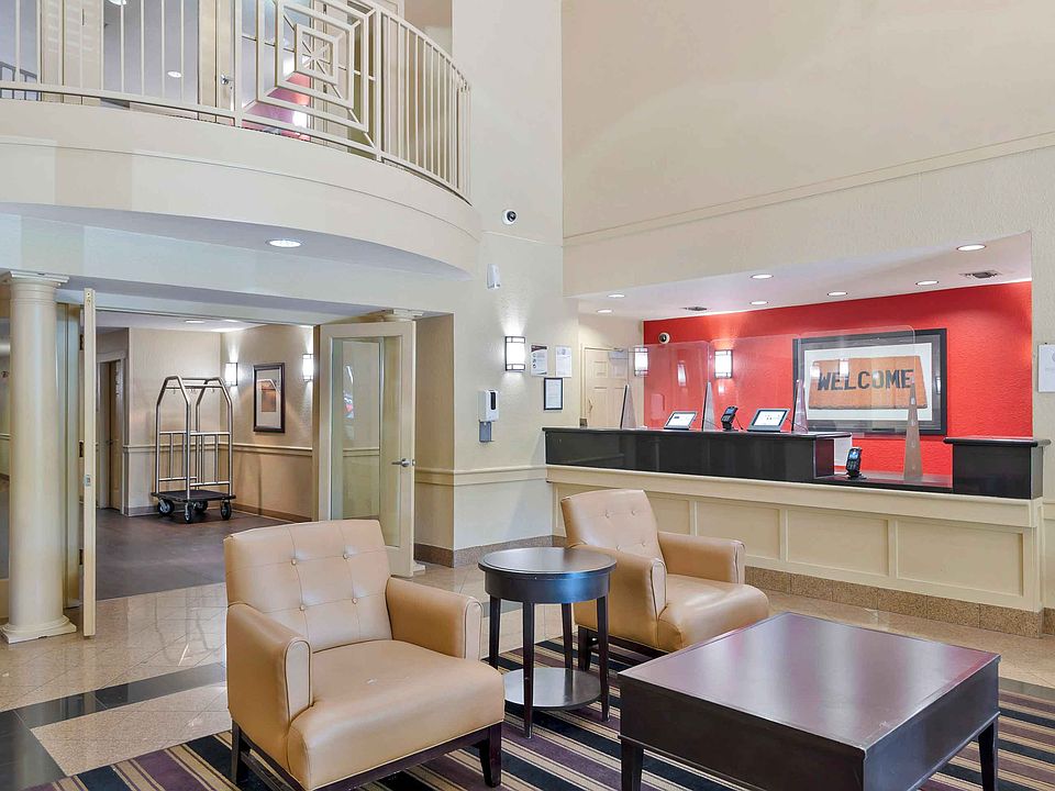 Lobby and Guest Check-in