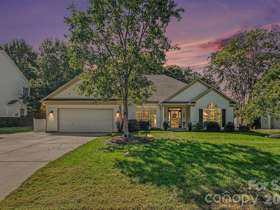 1st image of 3364 Garrett Dr SW