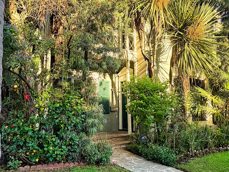 1205 S La Jolla Ave