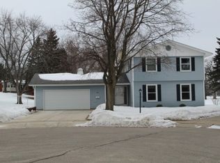 586 Gail Ct, Oregon, WI 53575