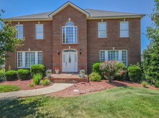 102 Mary Anne Keys Ln, Johnson City, TN 37601