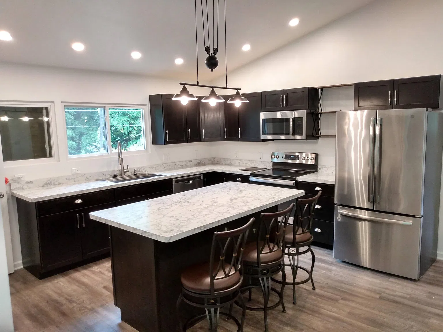 2325 Niles Rd — Photo 1