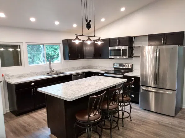 2325 Niles Rd, Saint Joseph, MI 49085