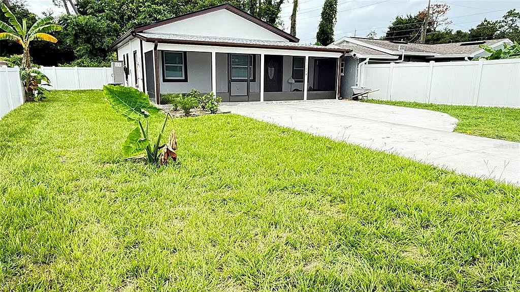 2 bed, 2.0 bath, 970 sqft, $1,900 — Photo 3