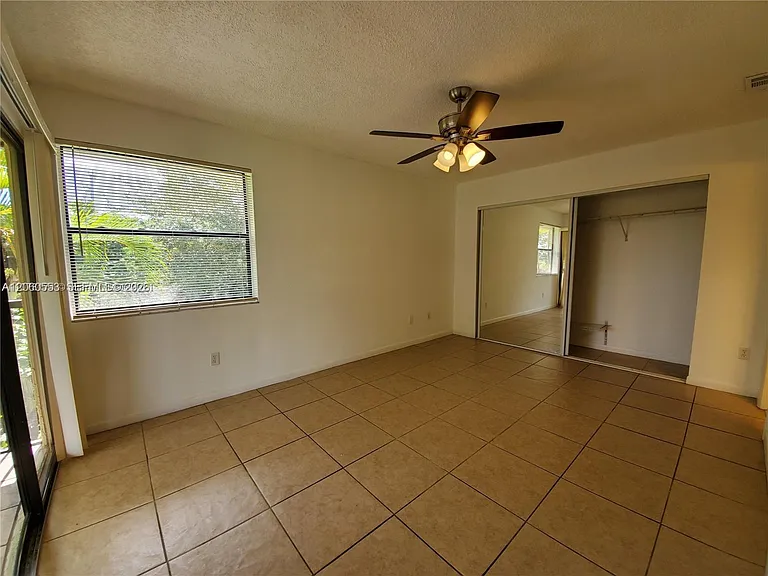 805 N Franklin Ave #805L — Photo 28