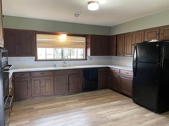 3rd image of 5615 Camellia Dr