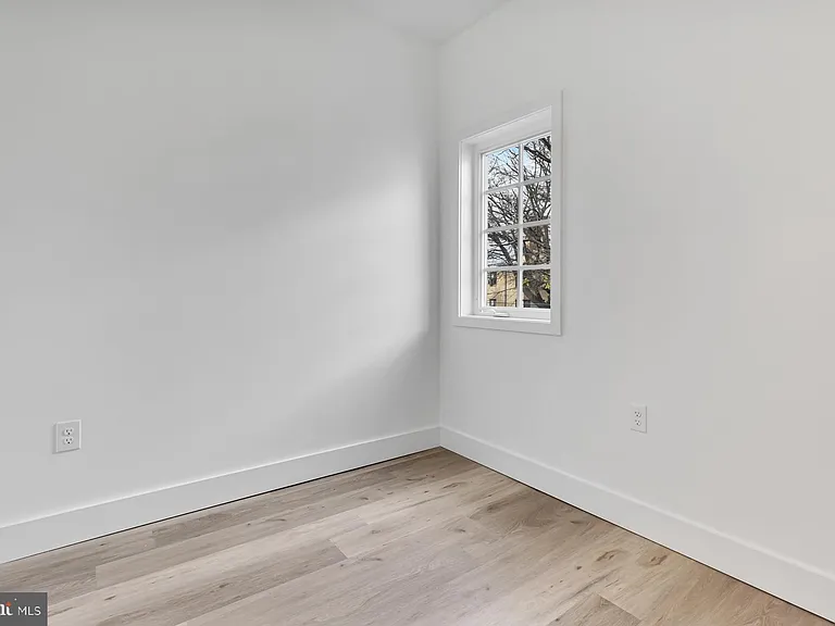 1353 Nicholson St NW #4 — Photo 9
