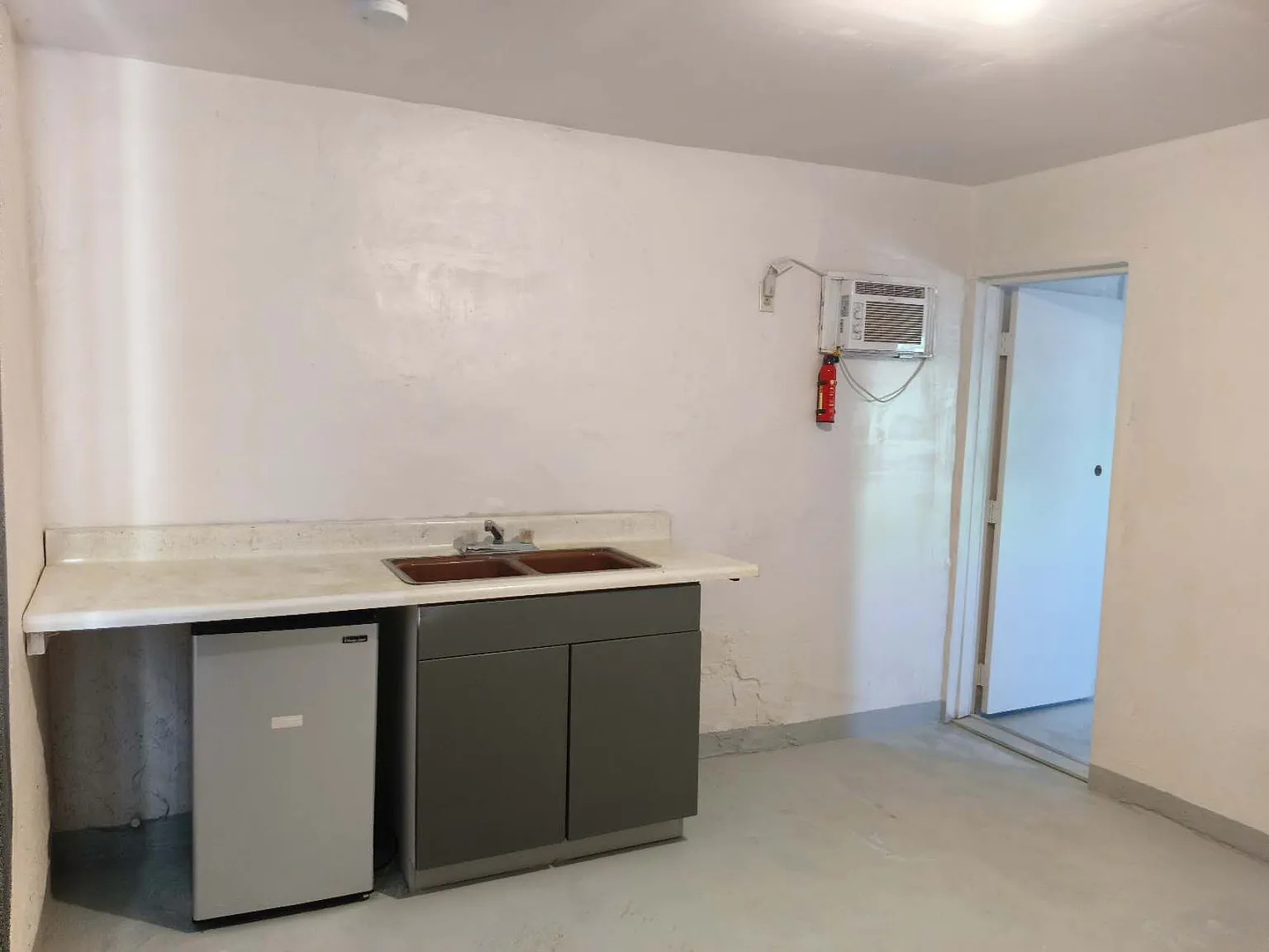 1 bed, 400 sqft, $450 — Photo 2