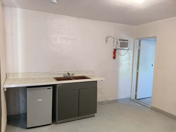 2nd image of 218 W Business Loop #9