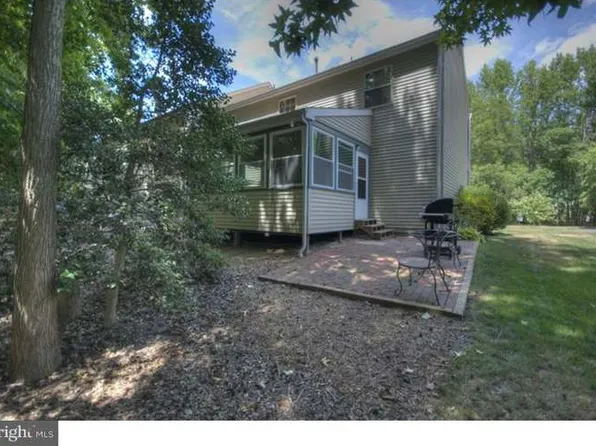 19 Fawnhollow Ct, Medford, NJ 08055