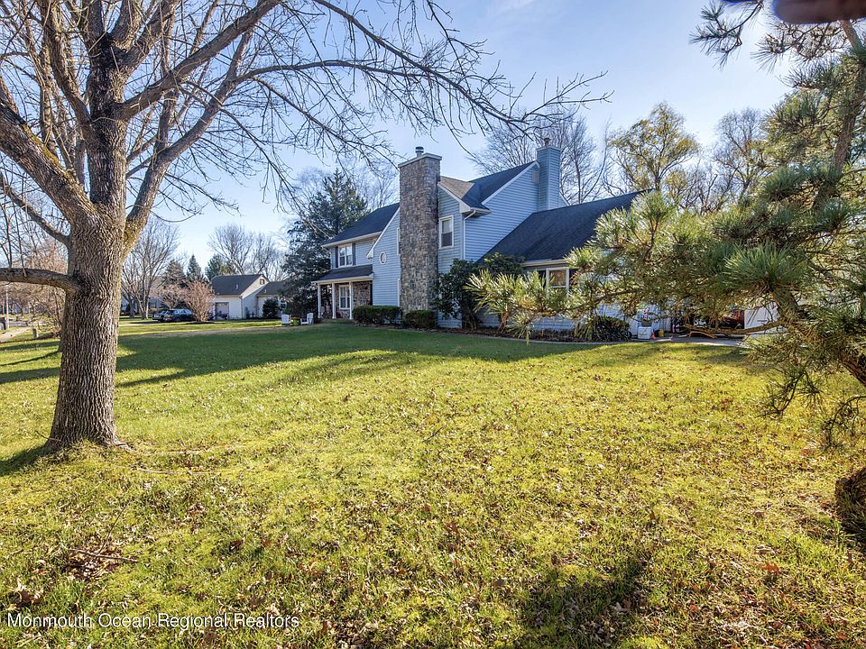 1st image of 69 Regent Dr