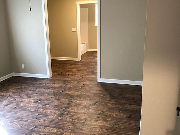 4th image of 1704 Robin Dr