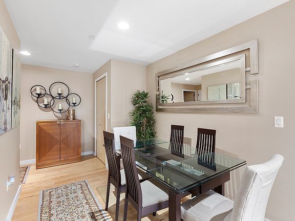 4th image of 1595 Lexington Ave APT 6E
