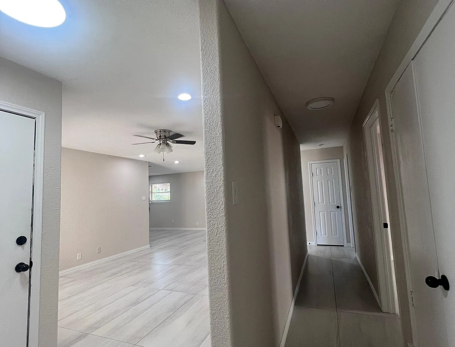 3 bed, 1350 sqft, $2,200 — Photo 3
