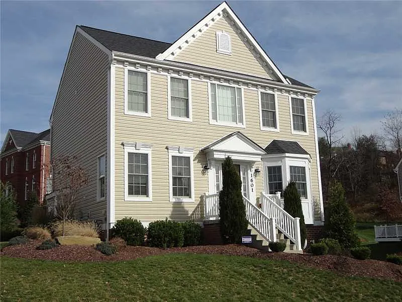1601 Robin Ct photo 1