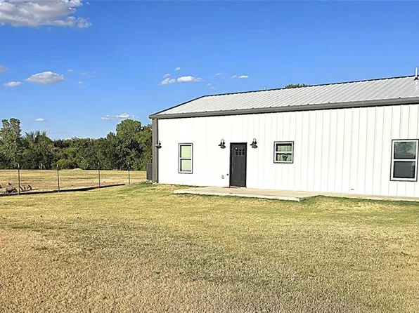 831 County Street 2917, Tuttle, OK 73089