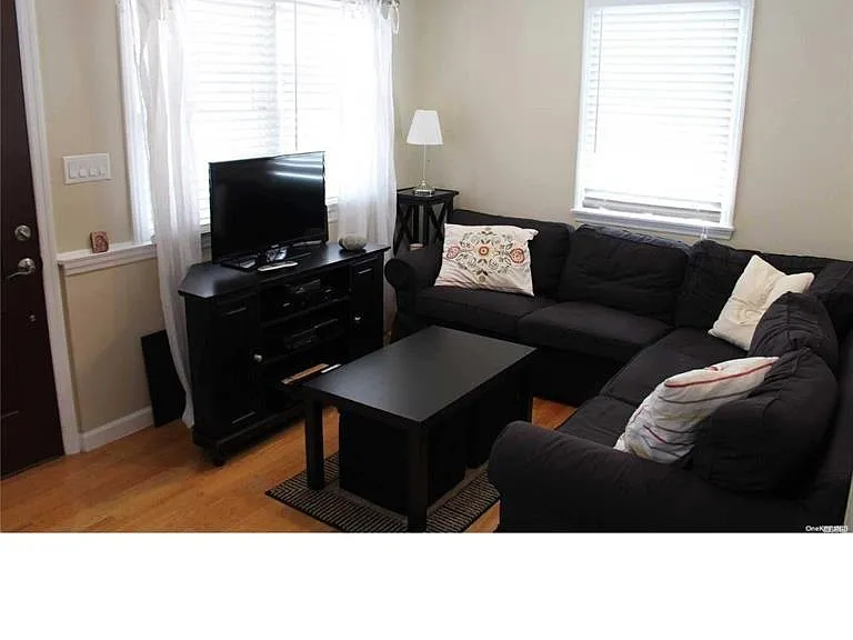 27 Vermont St — Photo 4