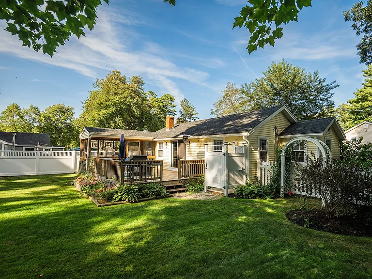 218 Roxy Cahoon Rd — Photo 33