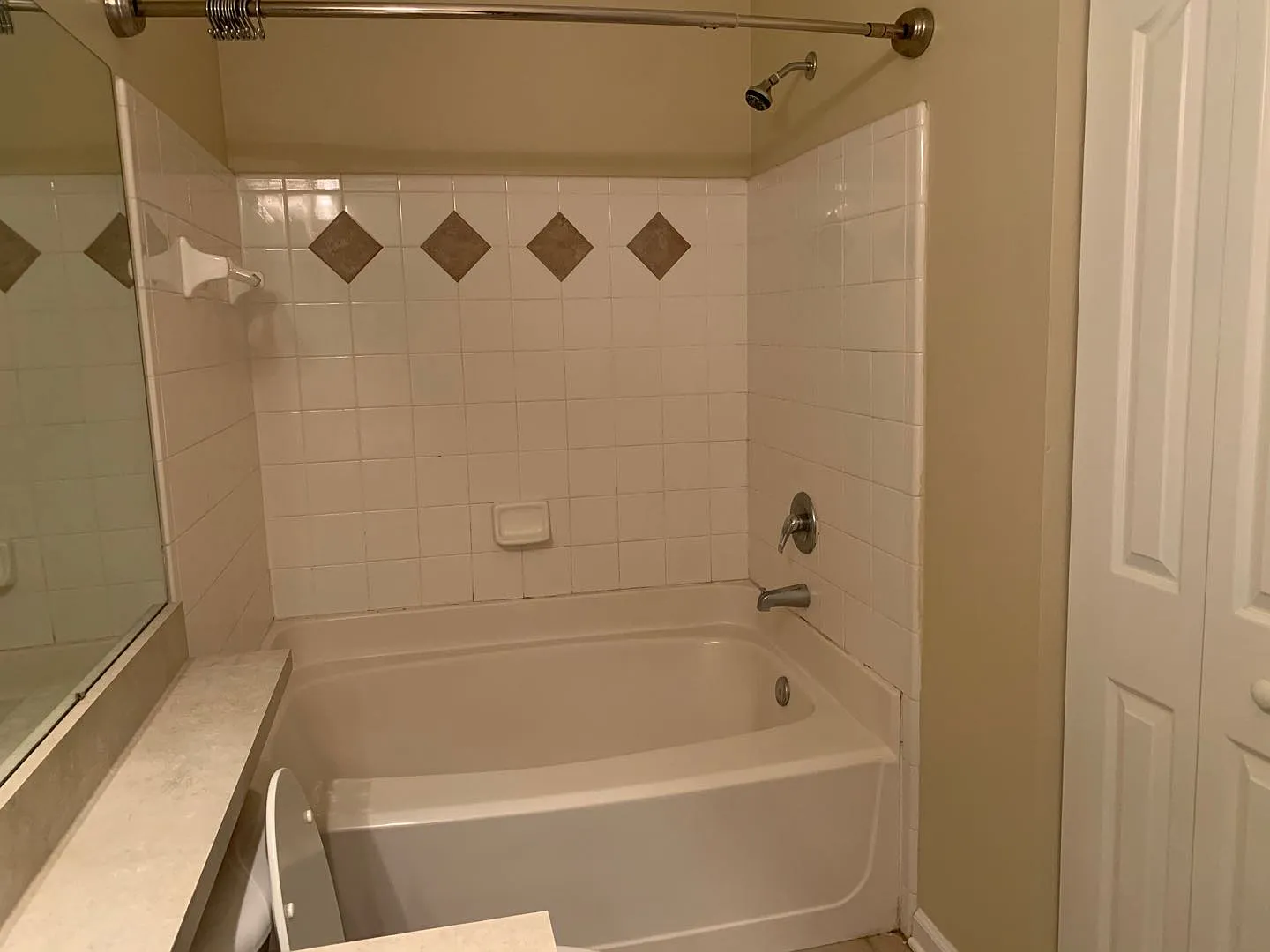 1 bed, 867 sqft, $1,500 — Photo 2