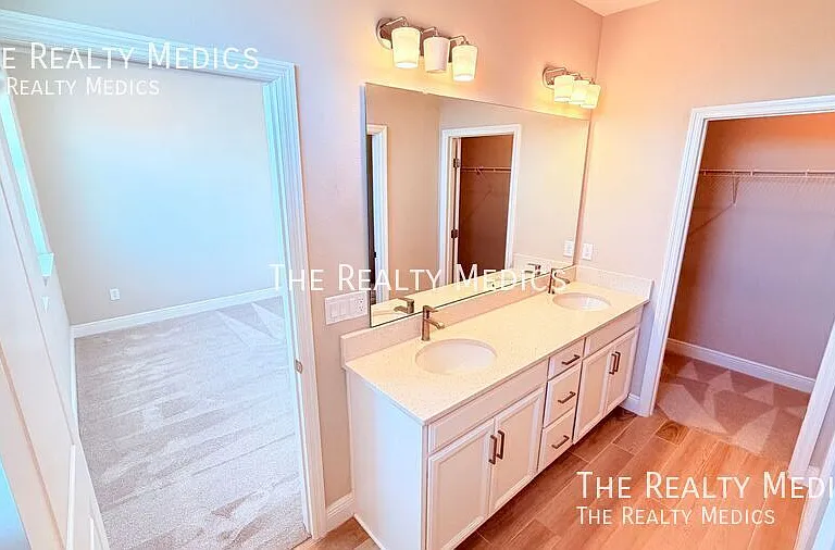 6495 Cyrils Dr — Photo 20