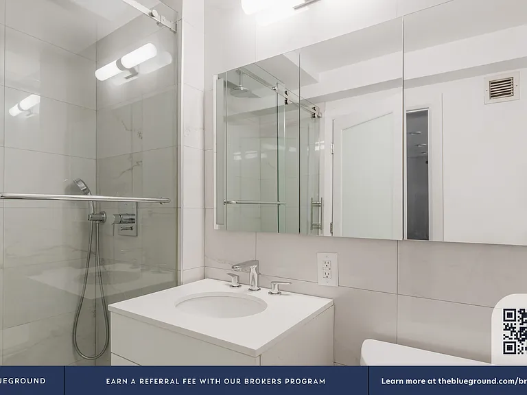 311 W 50th St #6D — Photo 9