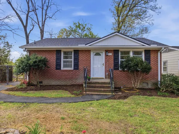 7 Picadilly St, Taylors, SC 29687