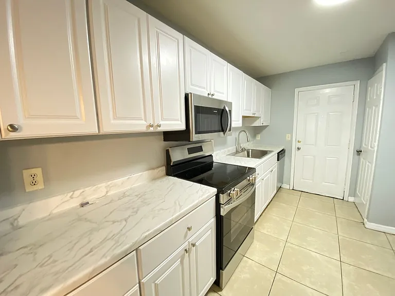 605 Northlake Blvd #63 — Photo 5