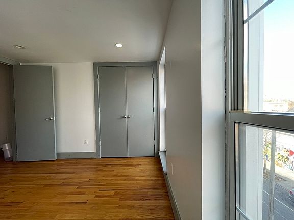 5th image of 247 Troutman St #3C