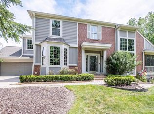 3597 Winding Brook Cir, Rochester, MI 48309
