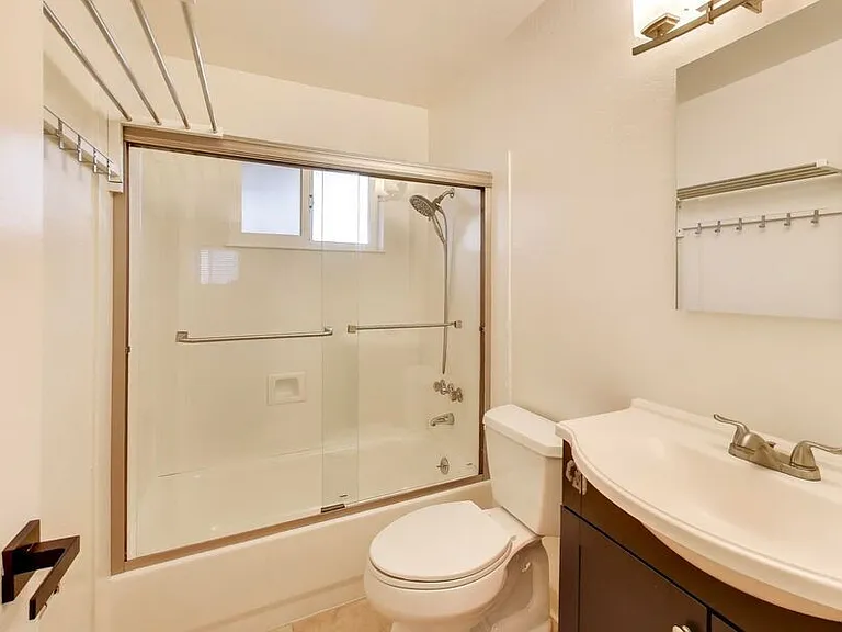 1701 Shoreline Drive — Photo 11