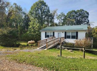 19 Carrol Rd, Morgantown, WV 26508