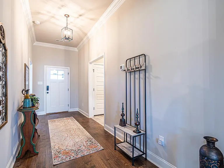 Tallulah Dr — Photo 7