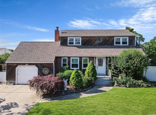461 Windmill Ave, West Babylon, NY 11704