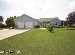 1928 33rd St S, Moorhead, MN 56560