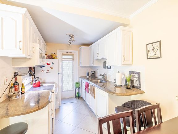 2nd image of 224 Hibiscus Avenue #250