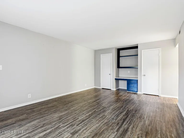 319 Idlewylde Dr #4 — Photo 2