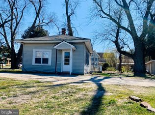 302 W Railroad Ave, Ridgely, MD 21660